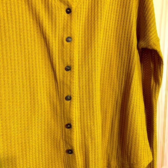 The perfect mustard colored waffle cardigan - Picture 3 of 4